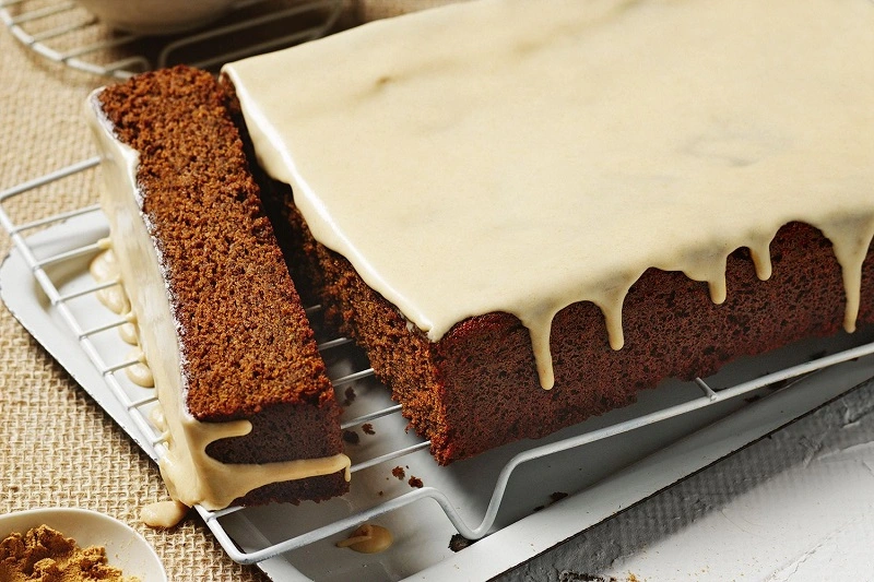 A quick and delicious Christmas gingerbread cake – the easiest recipe
