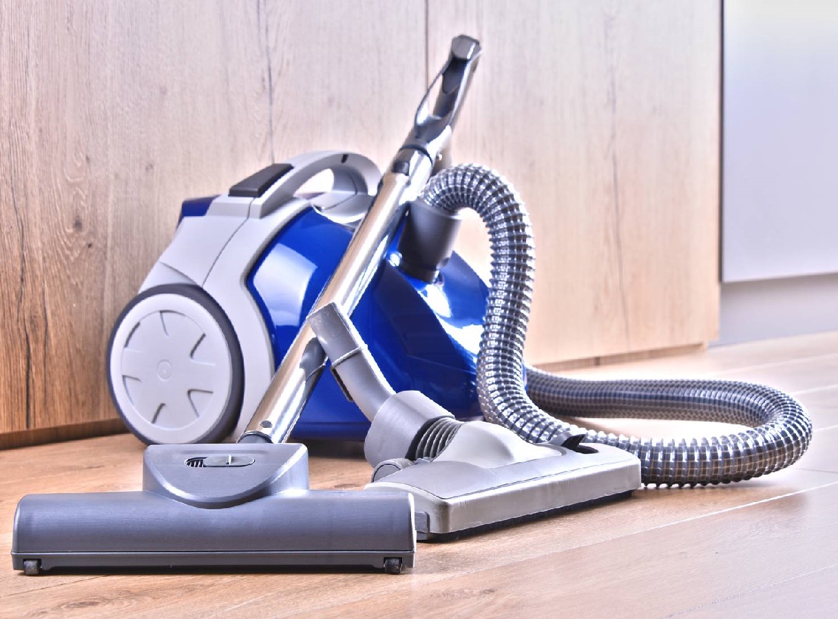5 Best Bagless Vacuum Cleaners for May 2022