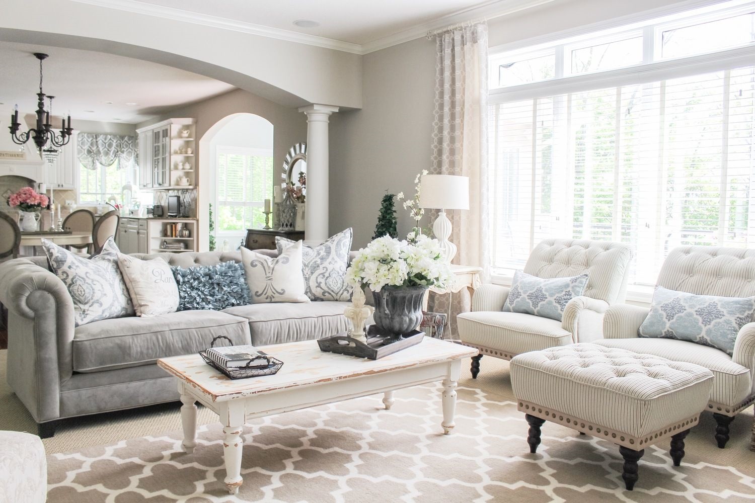 A white glamour style living room