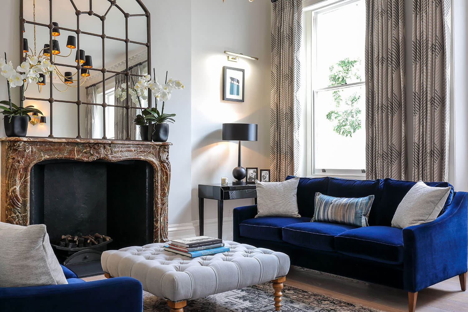 A cobalt blue living room - stylish elegance