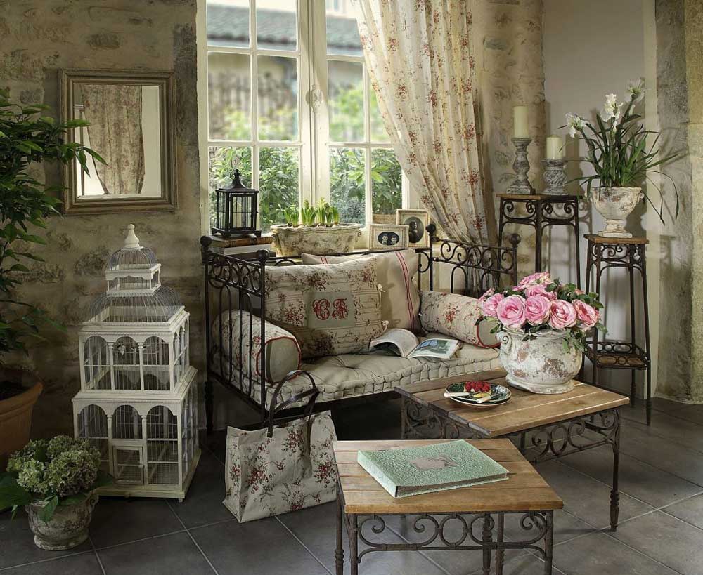 A small living room in French provincial style - check how to furnish it