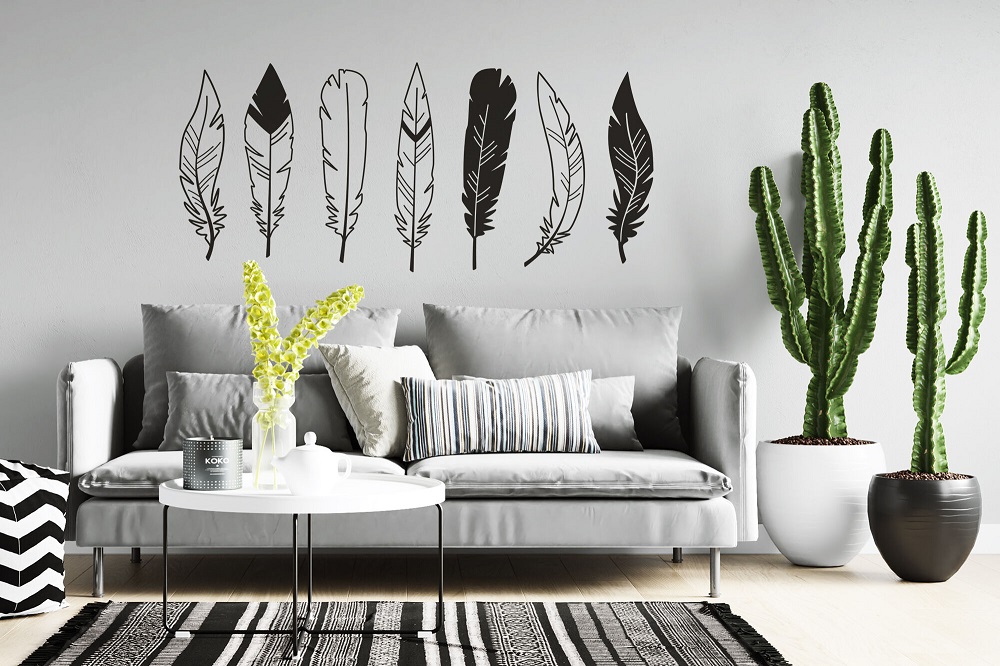 Bohemian living room ideas - feathers on the wall