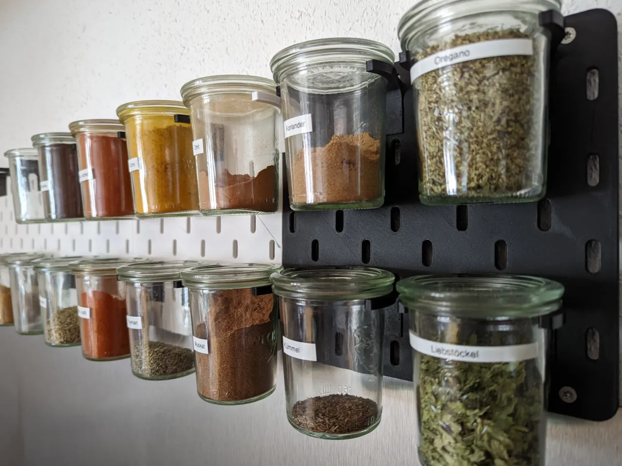 Spice jars – safe spice organization