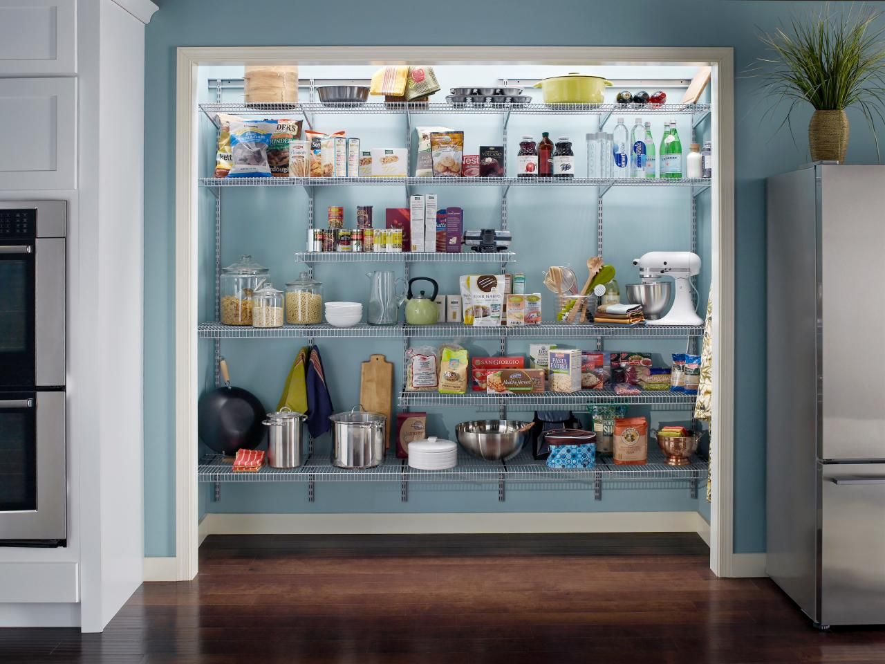 Küchenvorratskammer - eine Lösung, die zu Ihren Bedürfnissen passt
