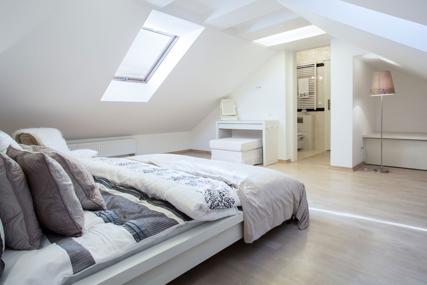 A Cozy Attic Bedroom   20 Fabulous Attic Bedroom Ideas
