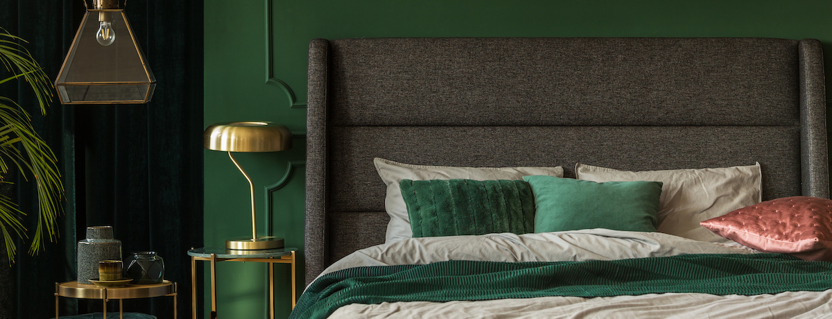 Emerald bedroom - create a soothing interior
