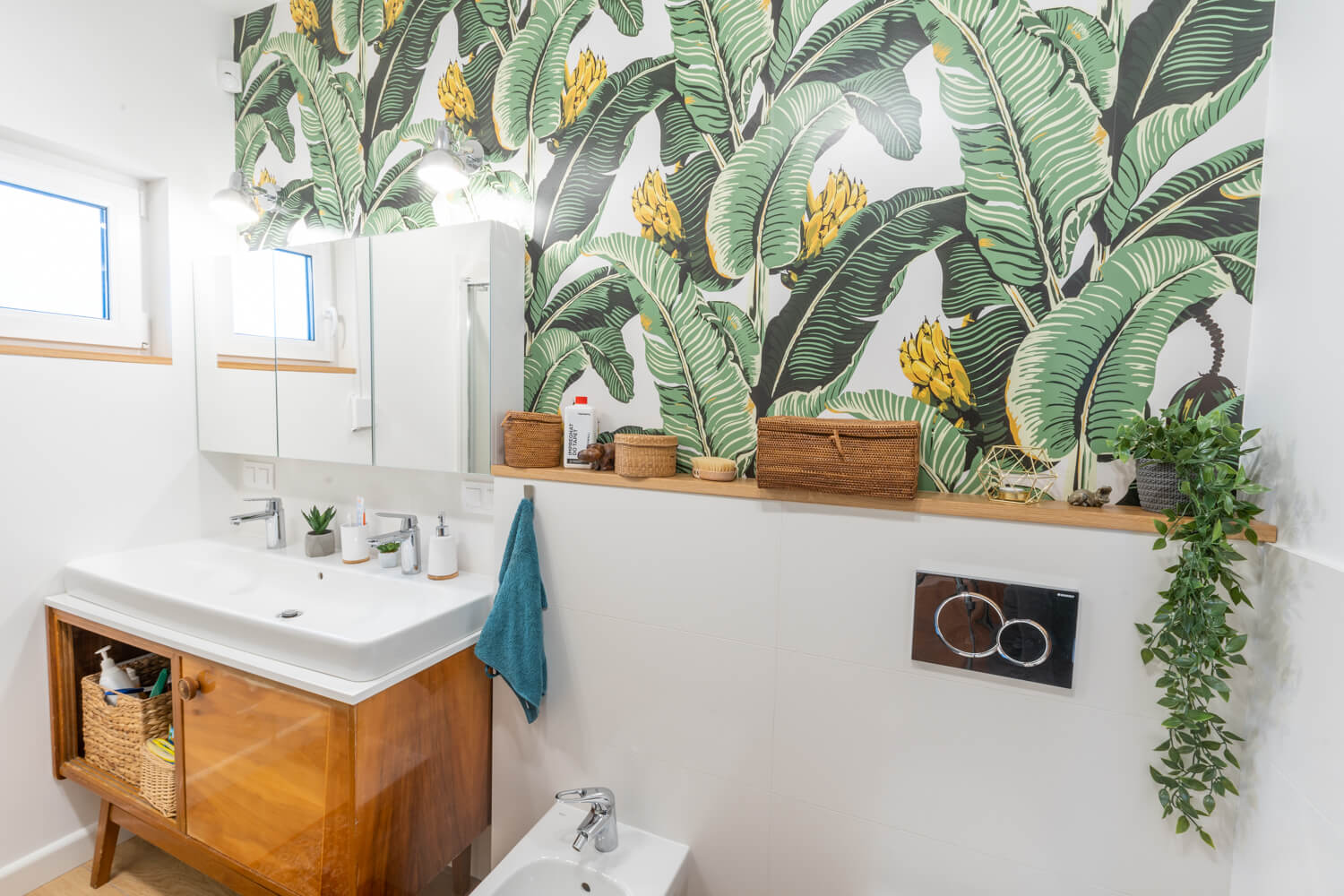 Is it a good idea to install a bathroom wallpaper?