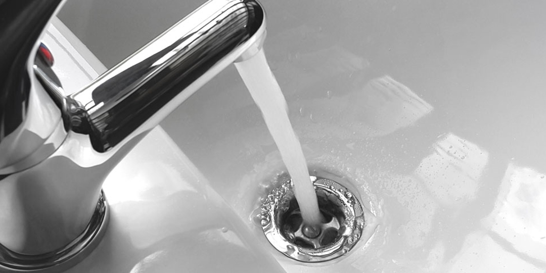 How to unclog a sink drain with salt and baking soda