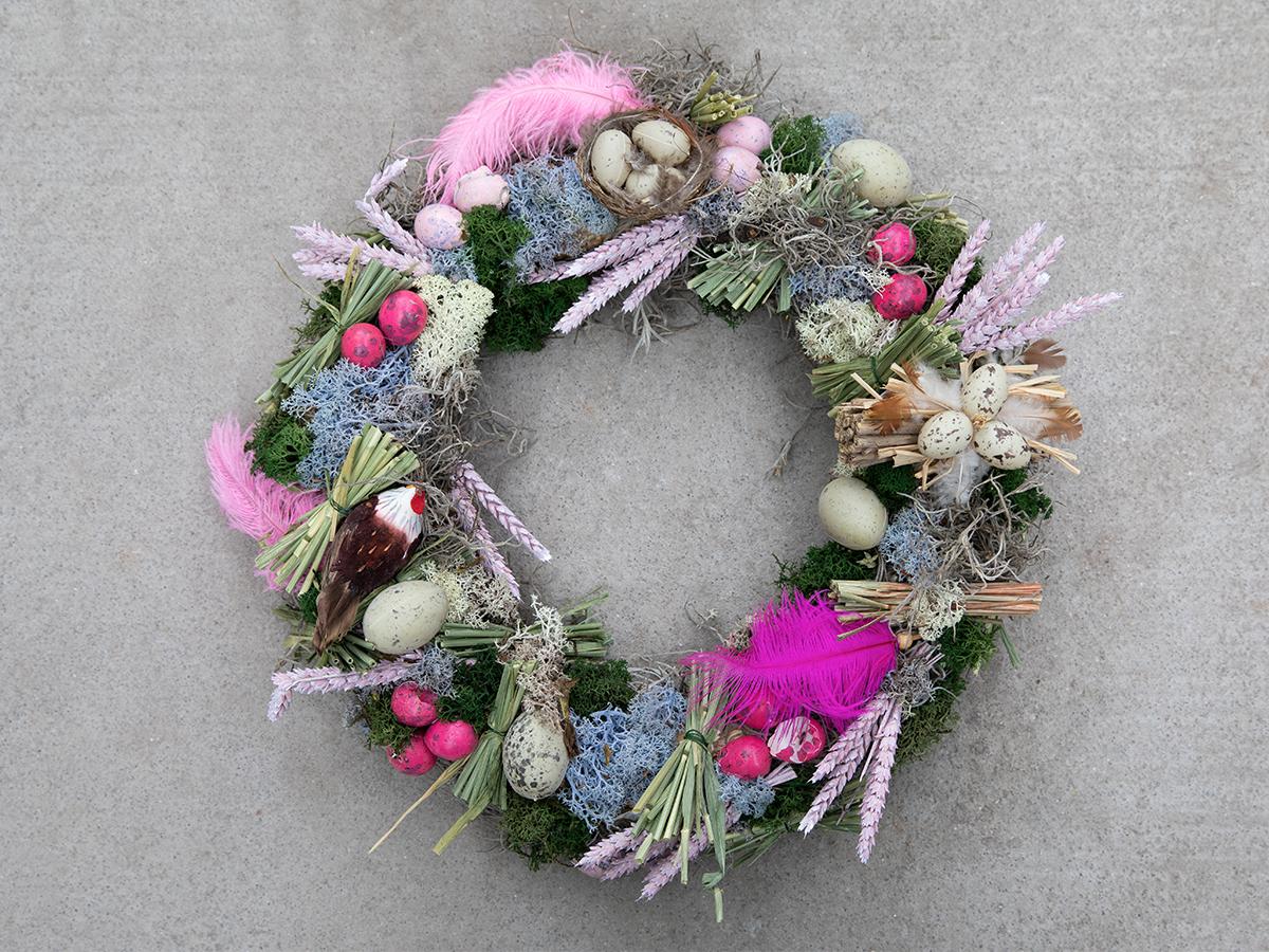 Easter centerpieces as an Easter wreath