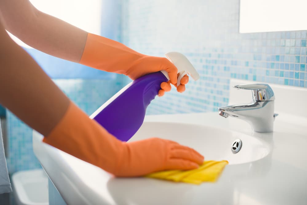 Liste de nettoyage de printemps - la salle de bain