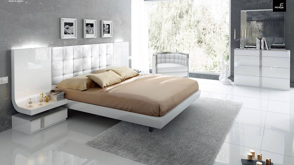 Большой современный дизайн спальни - светлый