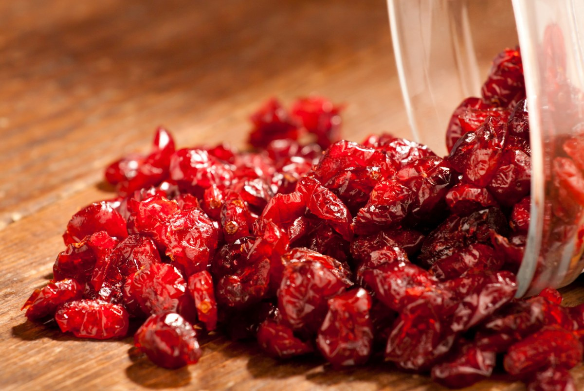 Rezept für Cranberry-Likör - Sirup aus getrockneten Früchten